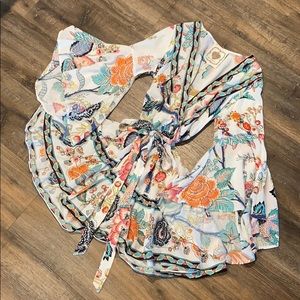 Bell sleeve floral patterned mini dress